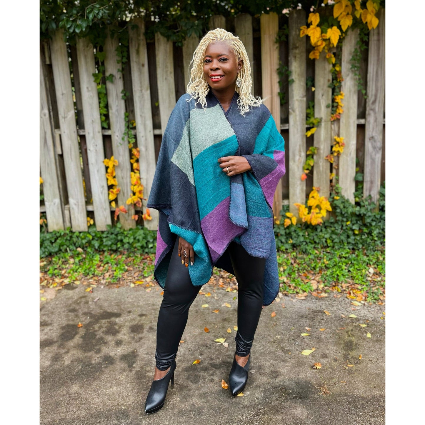 QueenEsta Throw (Poncho)